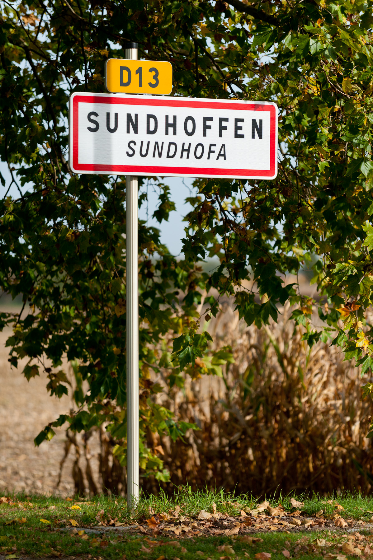 Panneau d’entrée de Sundhoffen avec les noms Sundhoffen et Sundhofa